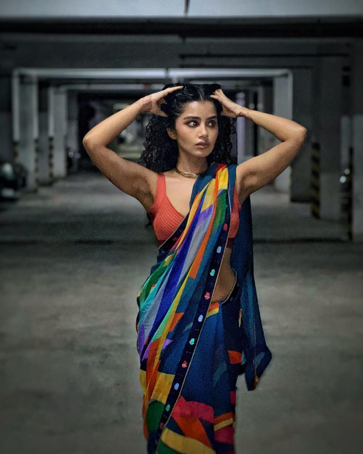Anupama Parameswaran: A muse in abstract saree and plunge-neck blouse 849479