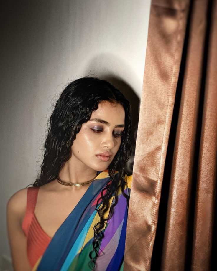 Anupama Parameswaran: A muse in abstract saree and plunge-neck blouse 849483