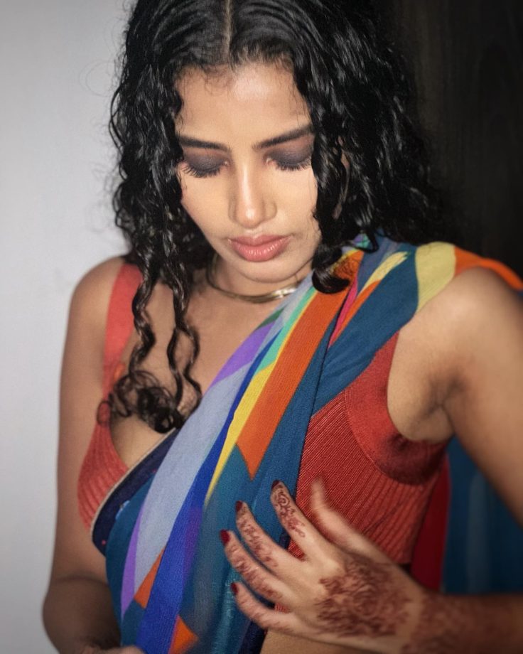 Anupama Parameswaran: A muse in abstract saree and plunge-neck blouse 849484