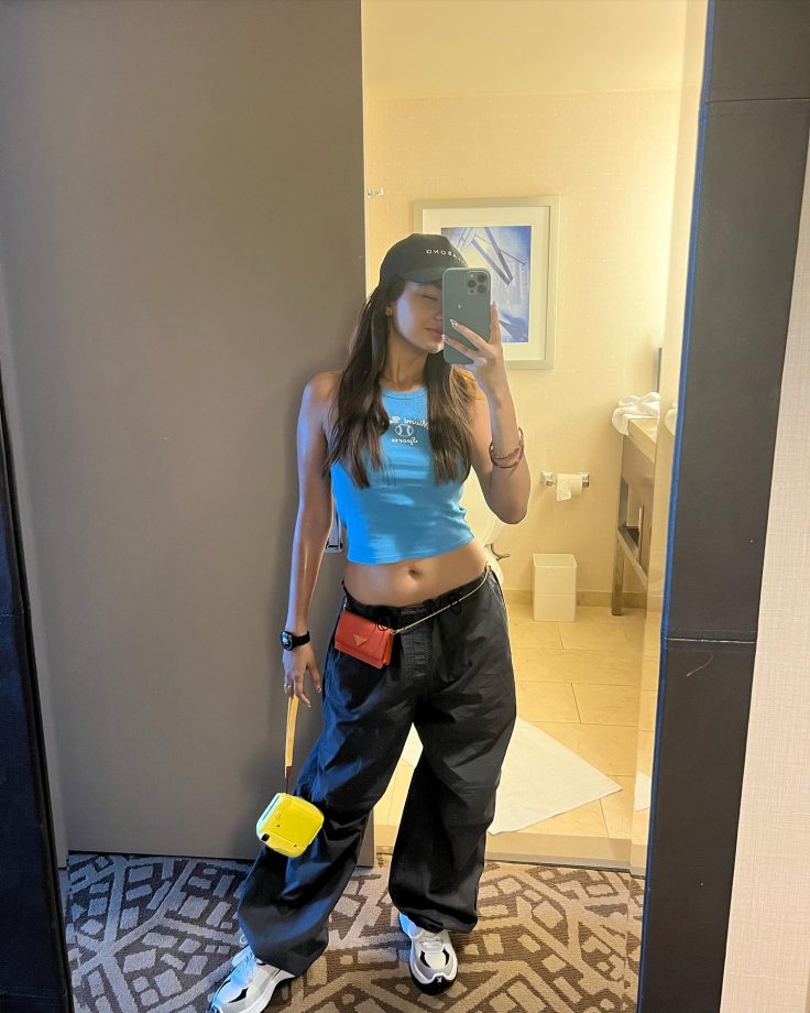 Anushka Sen takes an all-America stroll in blue bralette and ripped denim jeans, take cues 848711