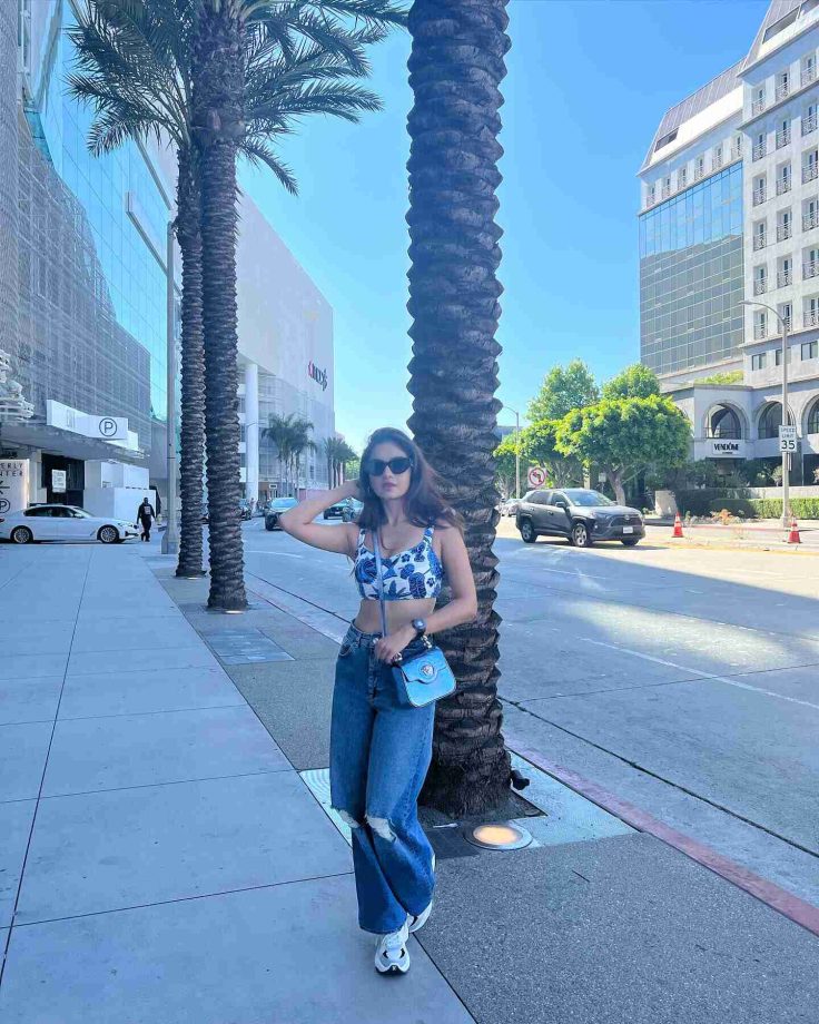Anushka Sen takes an all-America stroll in blue bralette and ripped denim jeans, take cues 848719