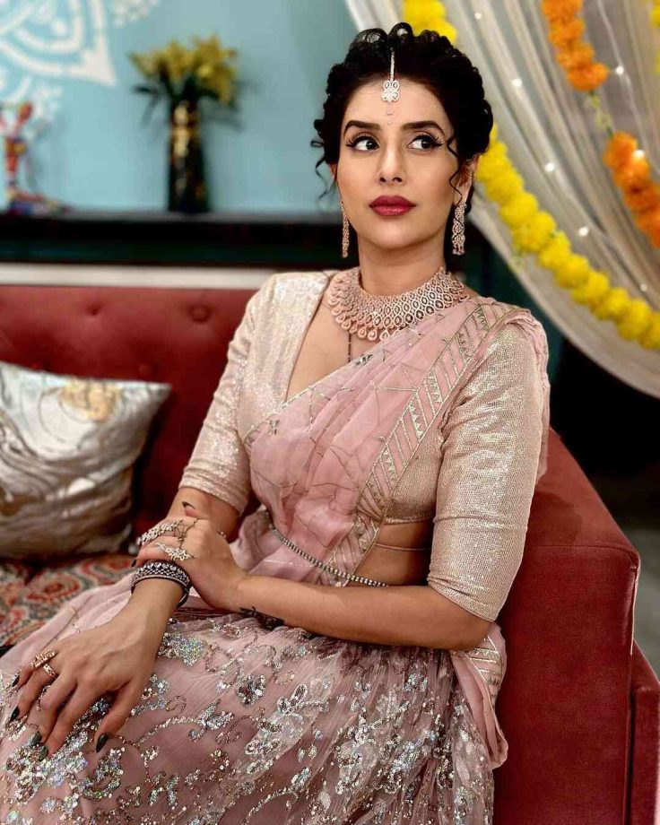Ayesha Singh And Charu Asopa's Guide To Sparkling Lehengas To Carry Modern-Day Bridal Look 853002