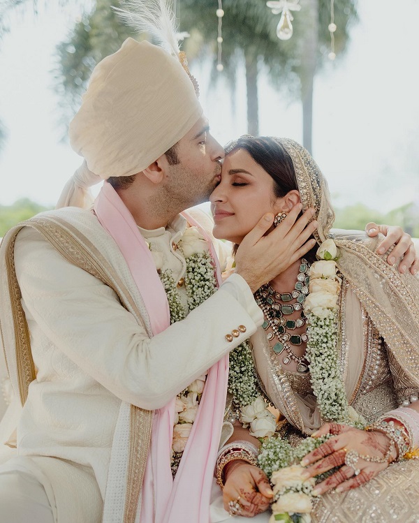 Blessed to be Mr. and Mrs: Parineeti Chopra and Raghav Chadha share FIRST PICS from their wedding 855180