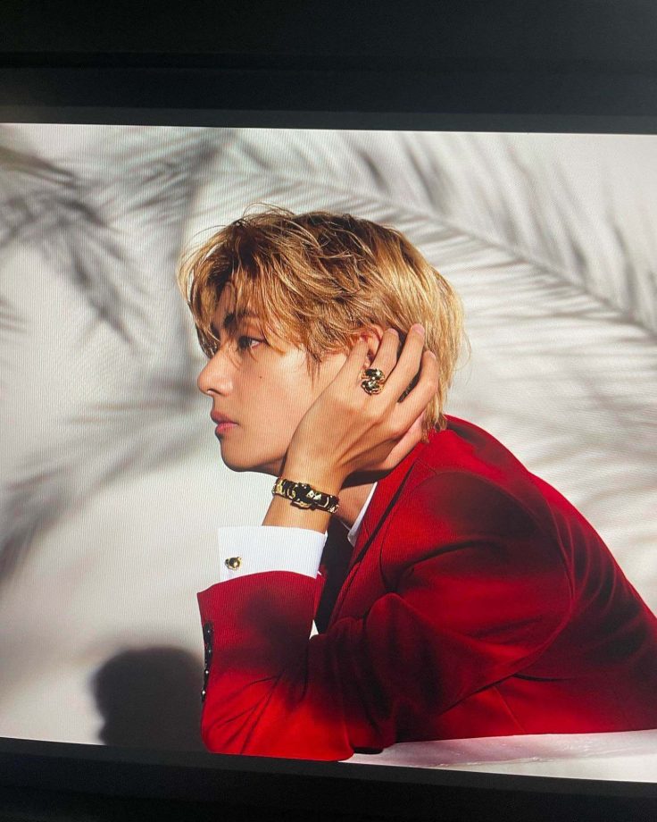 BTS V Looks Swanky In Red Tailored Blazer And Trouser With Gold Accessories [Photos] 854707