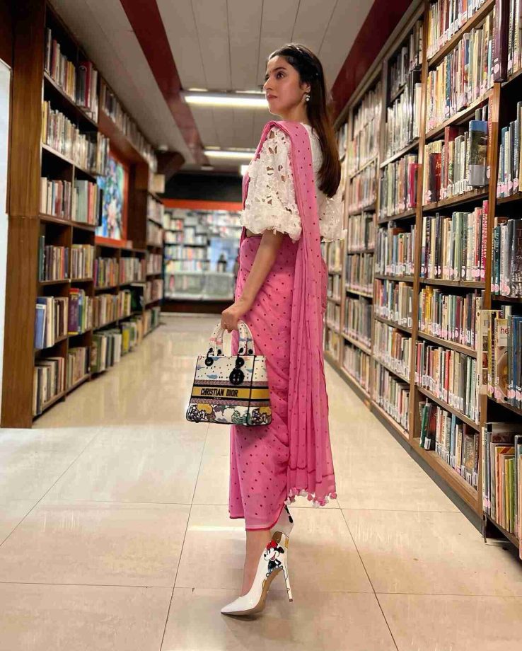Divya Khosla Kumar Poses In Pink Polka Dots Saree And Floral Blouse, Checkout Photos 850019