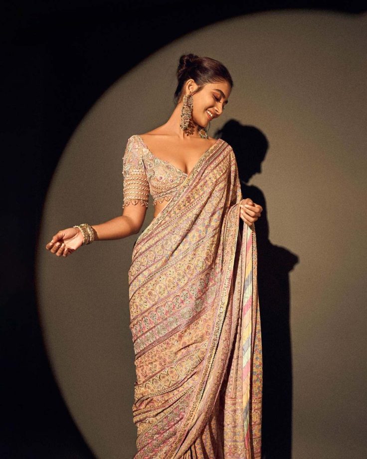 [Festive Picks] Pooja Hegde, Rakul Preet Singh, Rashmika Mandanna: Designer saree and blouse neck designs 855133