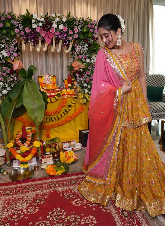 Ganesh Chaturthi Elegance: Shivangi Joshi Dazzles In Yellow Gharara Set 854403