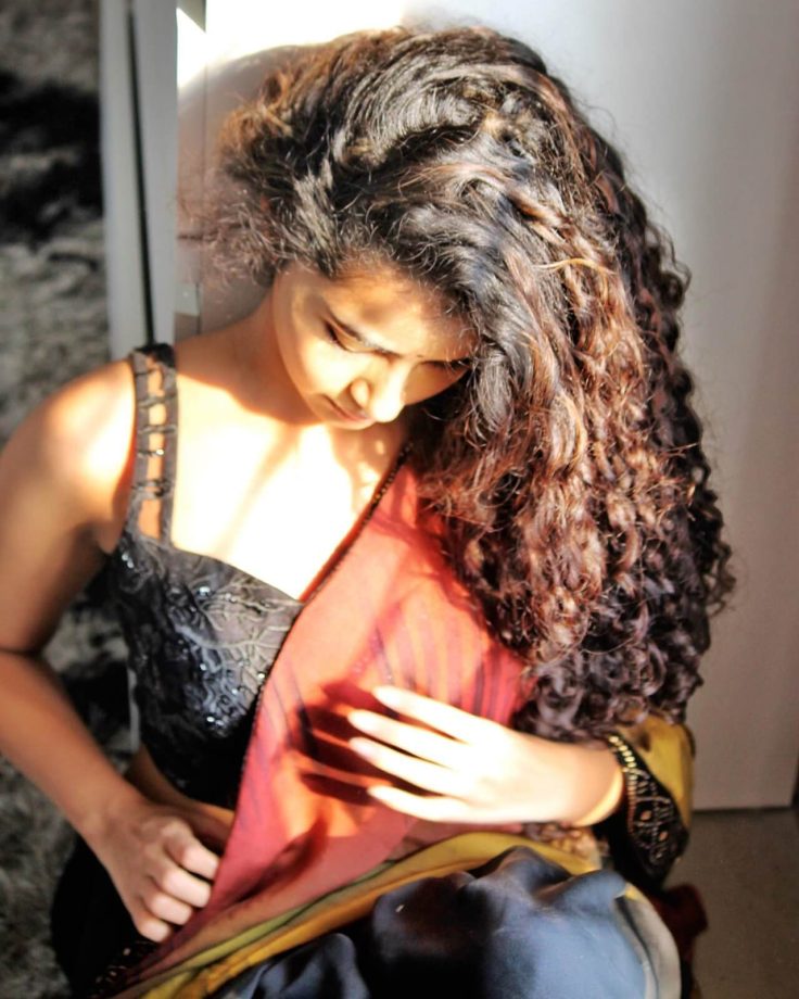 Hairstyle lessons for saree from Anupama Parameswaran, Pooja Hegde and Tamanna Bhatia 857124