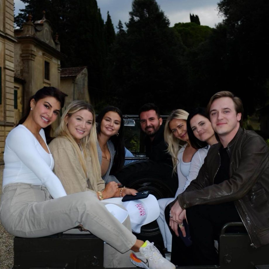 [In Photos] Selena Gomez and Jacqueliene get candid in Tuscany, latter calls it her ‘best days’ 854040