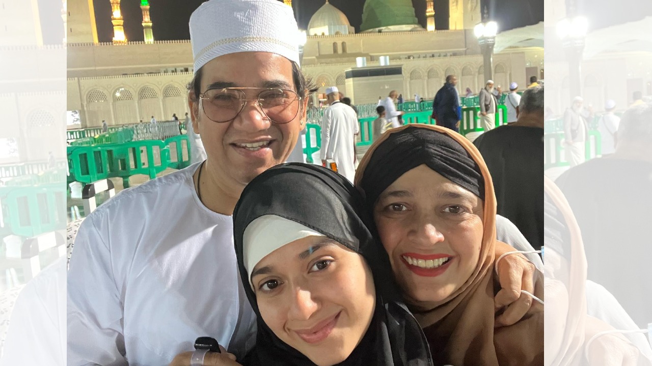 Jannat Zubair Celebrates 'Eid-e-Milad'  With Her Mother And Father, See Selfie Photo 856265