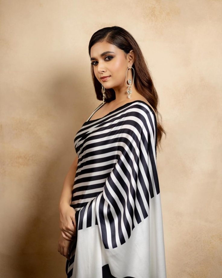 Keerthy Suresh Redefines Retro Vibe In Black-White Stripped Saree And Sultry Blouse With Statement Earrings 851553