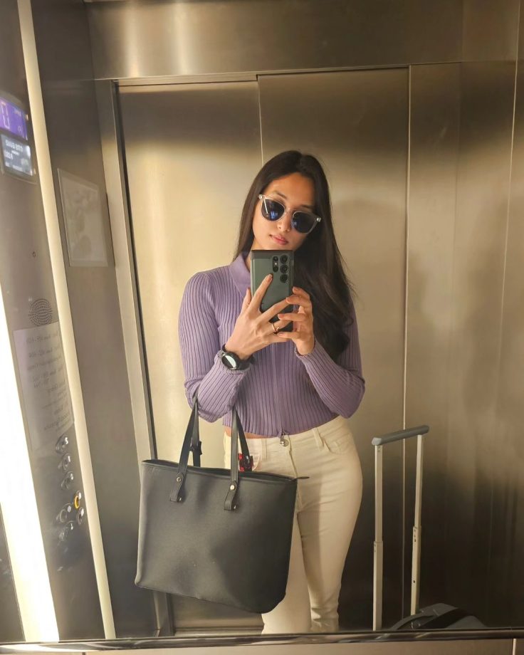 KGF 2 Actress Srinidhi Shetty Shares Throwback Mirror Selfies Flaunting Quirkiness 855715