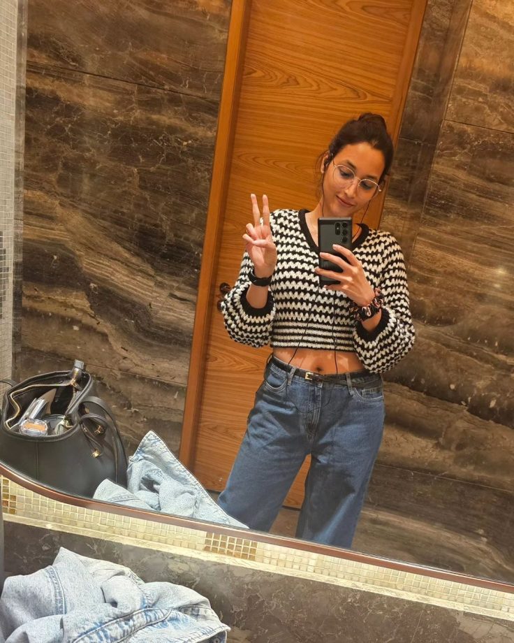 KGF 2 Actress Srinidhi Shetty Shares Throwback Mirror Selfies Flaunting Quirkiness 855710