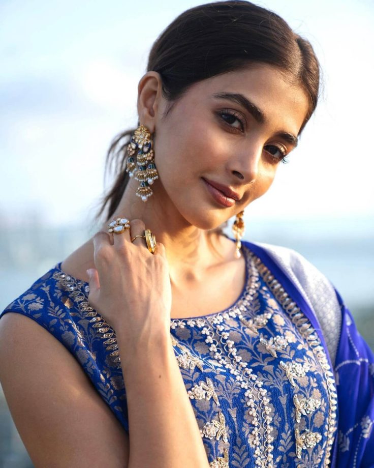 Pooja Hedge Looks Dazzling In Royal Blue Salwar Suit, See Here 848349