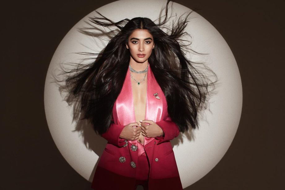 Pooja Hegde adds daring flair to her hot pink front-open blazer suit, see pics 848732