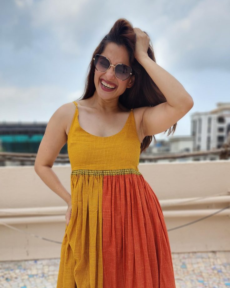 Priya Bapat's Colorful Mood In Traditional Dress Is All Wow, See Pics