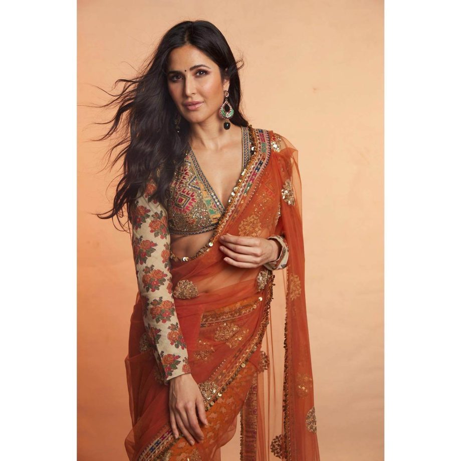 Priyanka Chopra, Aishwarya Rai, And Katrina Kaif Give Their Saree Modern Look With Blouse Neck Design 856003