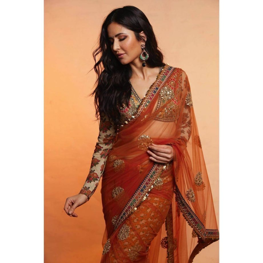 Priyanka Chopra, Aishwarya Rai, And Katrina Kaif Give Their Saree Modern Look With Blouse Neck Design 856005