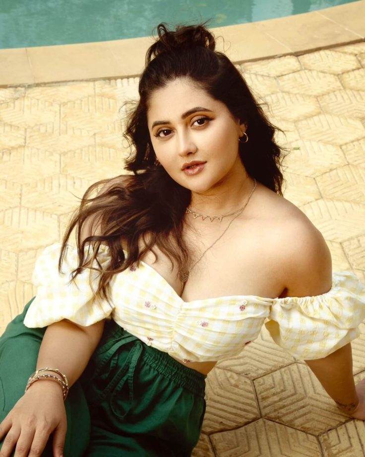 Rashami Desai And Monalisa Are Making Jaw Drop In Plunging Neckline Blouse 856345