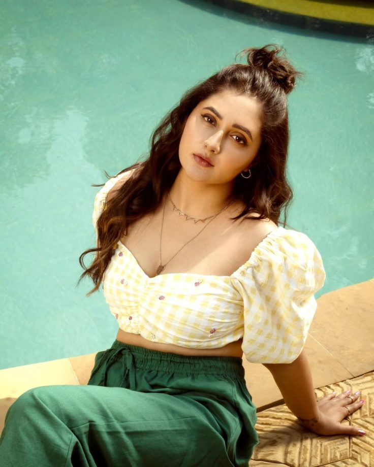 Rashami Desai And Monalisa Are Making Jaw Drop In Plunging Neckline Blouse 856347