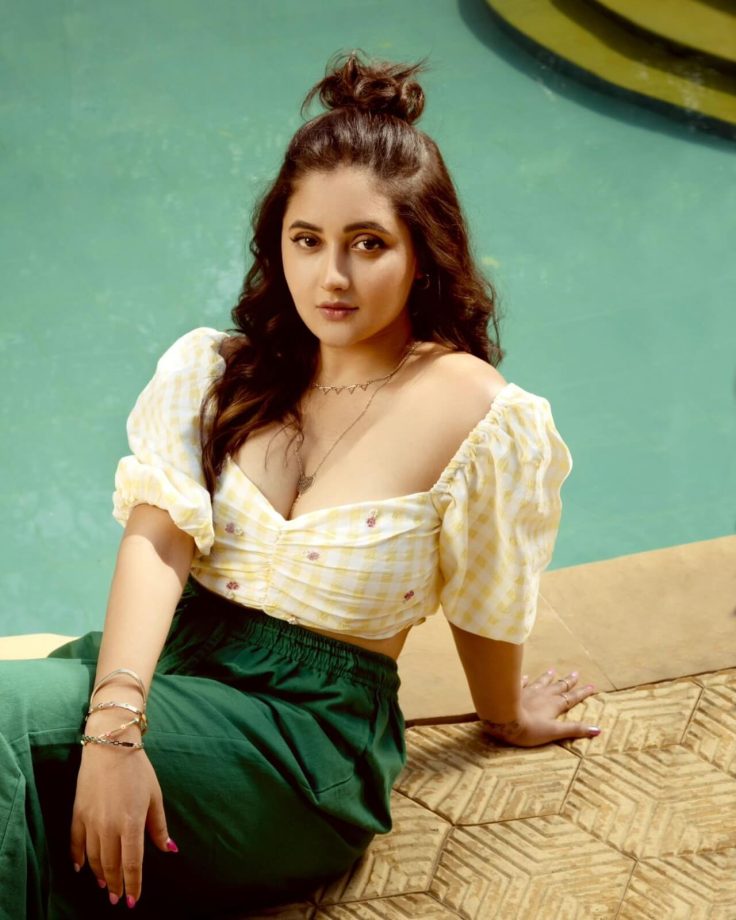 Rashami Desai And Monalisa Are Making Jaw Drop In Plunging Neckline Blouse 856348
