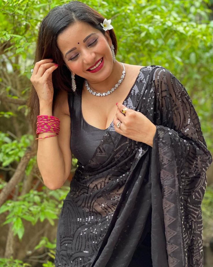Rashami Desai And Monalisa Are Making Jaw Drop In Plunging Neckline Blouse 856341
