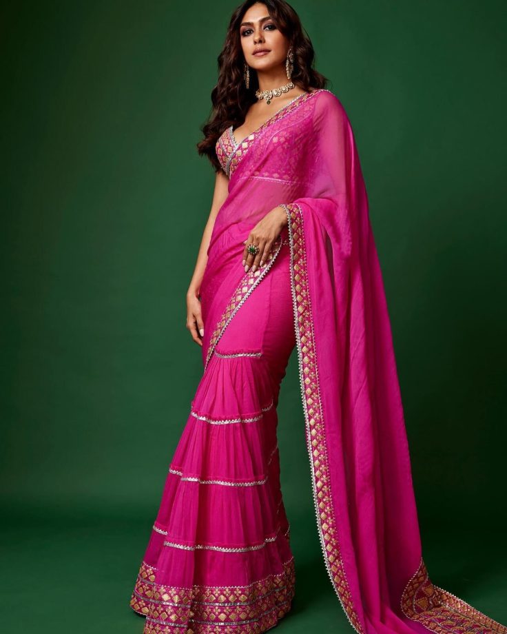Sara Ali Khan, Mrunal Thakur and Nora Fatehi show best blouse designs to pair your sarees [Photos] 856378