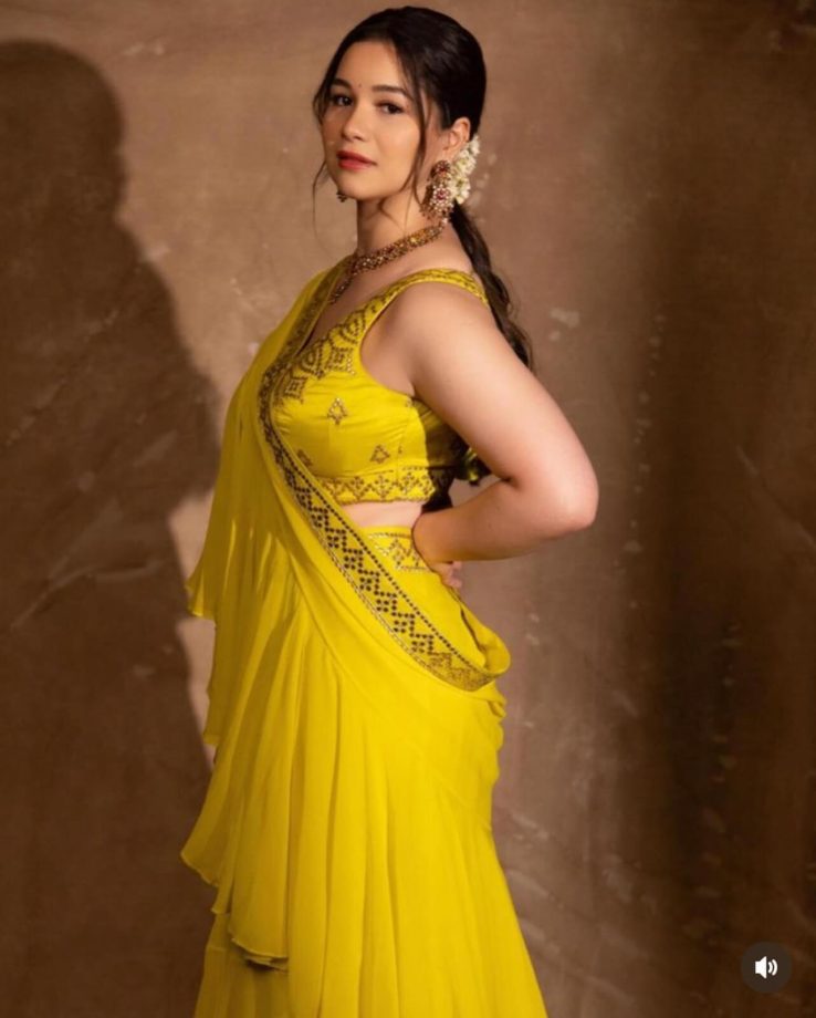 Sara Tendulkar embodies festive power in fluorescent yellow ruffle embroidered saree and backless blouse design [Photos] 854098