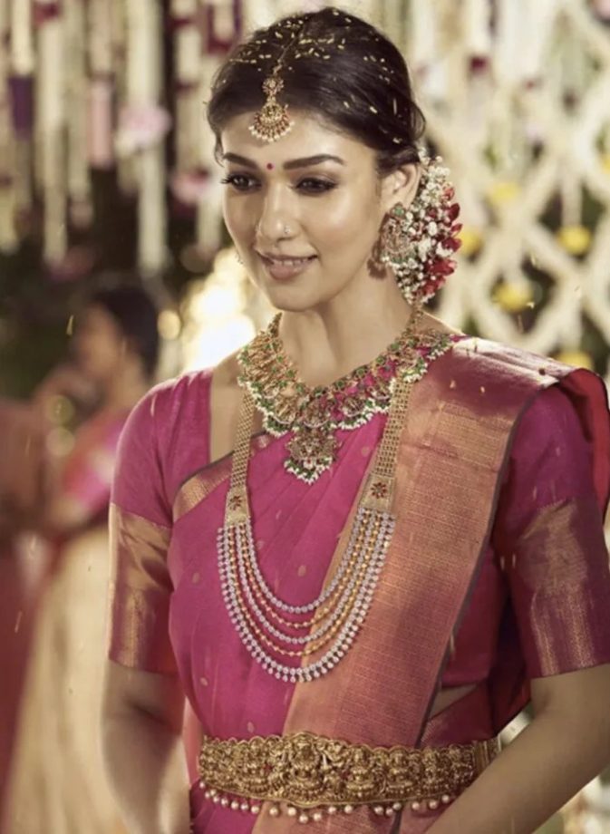 Save these quintessential latest blouse designs from Anushka Shetty, Nayanthara & Samantha Ruth Prabhu’s closet 856774