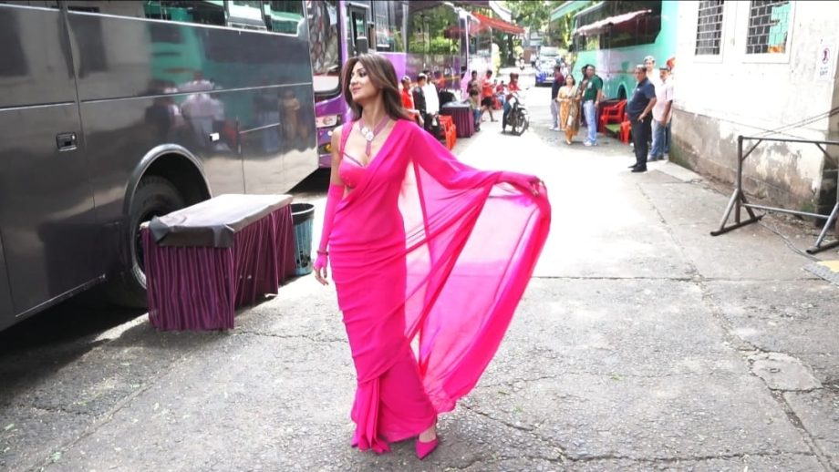 Shilpa Shetty Looks Epitome Of Beauty In Pink Saree-Bustier Blouse, Says 'Sukhee Hu Mai' 850615