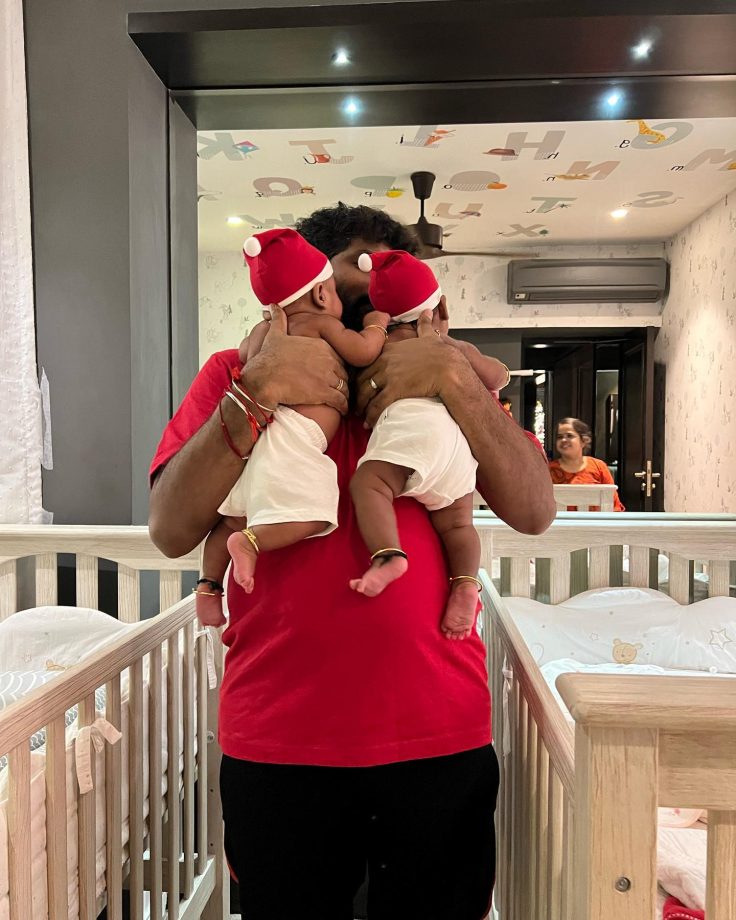 So Adorable! Nayanthara And Vignesh Shivan Pose Candid With Their Twin Sons, Uyir And Ulag 855568