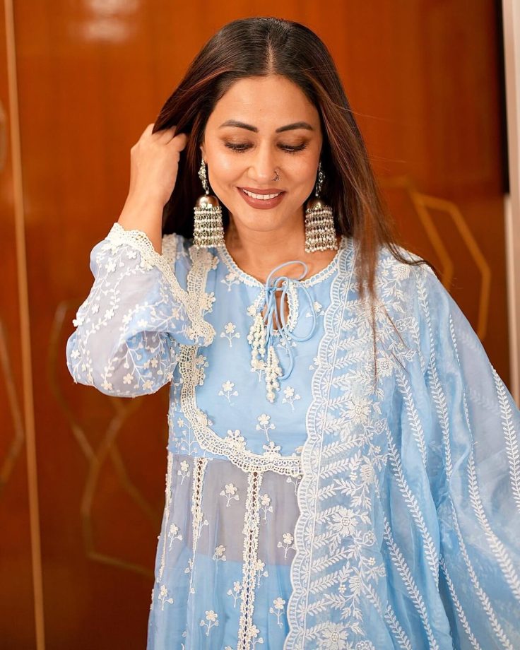 Surbhi Jyoti And Hina Khan Show Their Love For Traditional Outfit With Statement Accessories 852431