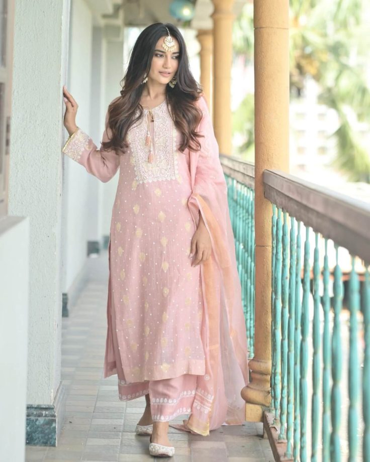 Surbhi Jyoti Is In A Mood To Give Us Serious Ethnic Style Goals; Check Her Stunning Fashion Display 851171