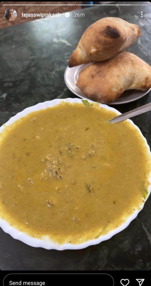 Tejasswi Prakash’s Comfort Food: A bowl of dal khichdi and samosas 850396