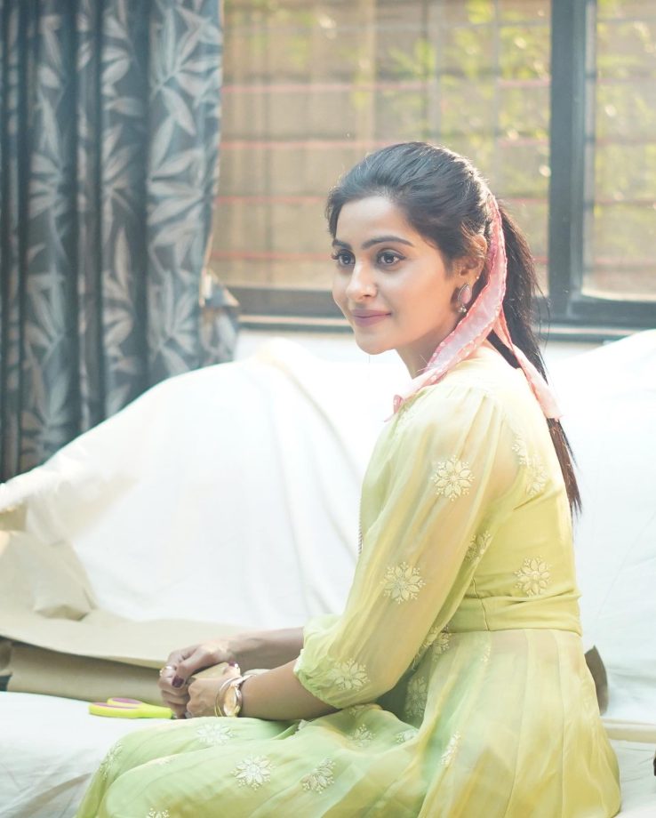 Yukti Kapoor Dazzles In These Pictures From The Set Of Keh Doon Tumhein; Check Here 854208