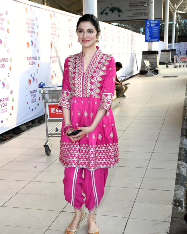 A dash of pink is what you need this festive season! Divya Khosla Kumar’s ethnic style guide 862725