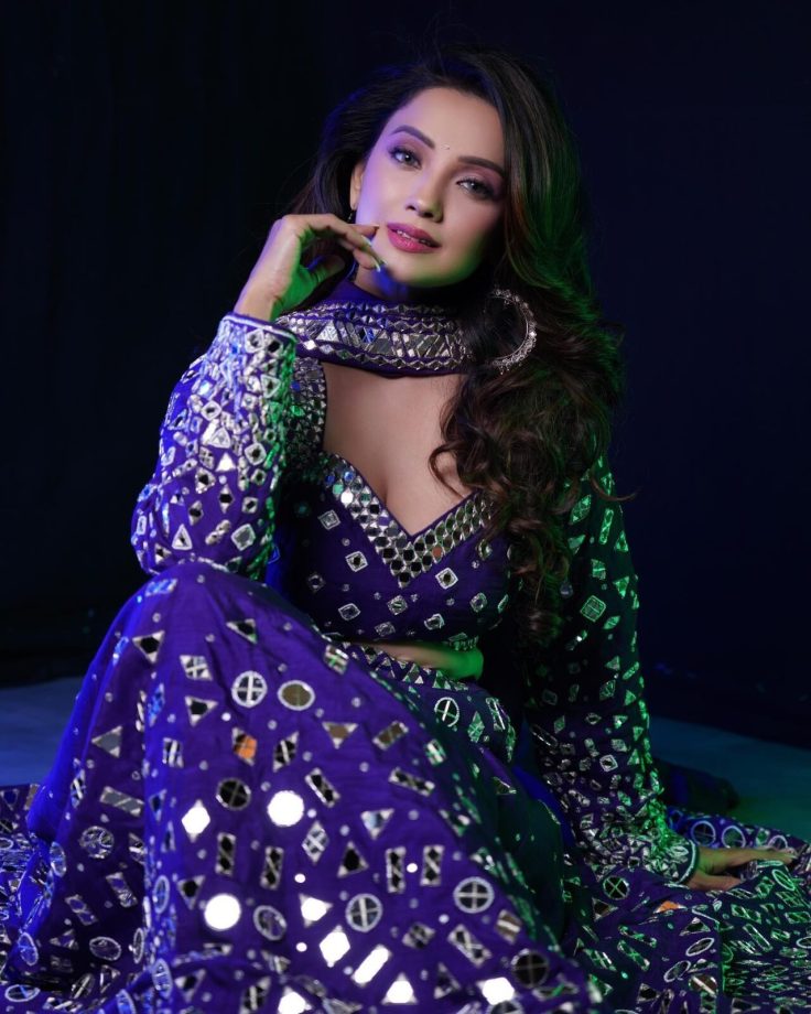 Adaa Khan, Drashti Dhami, And Shamita Shetty: Divas Show Sparkling Glam In Outfits 864117
