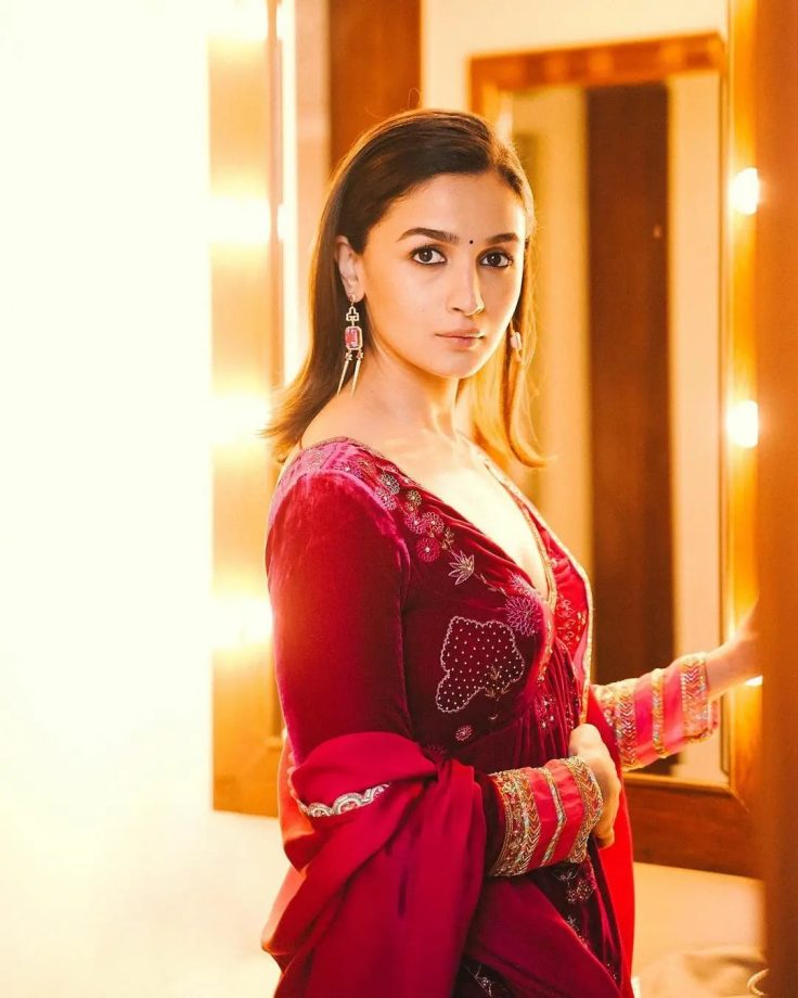 Alia Bhatt Spreads Ethnic Charm In Red Salwar Suit With Bindi, See Photos 863799