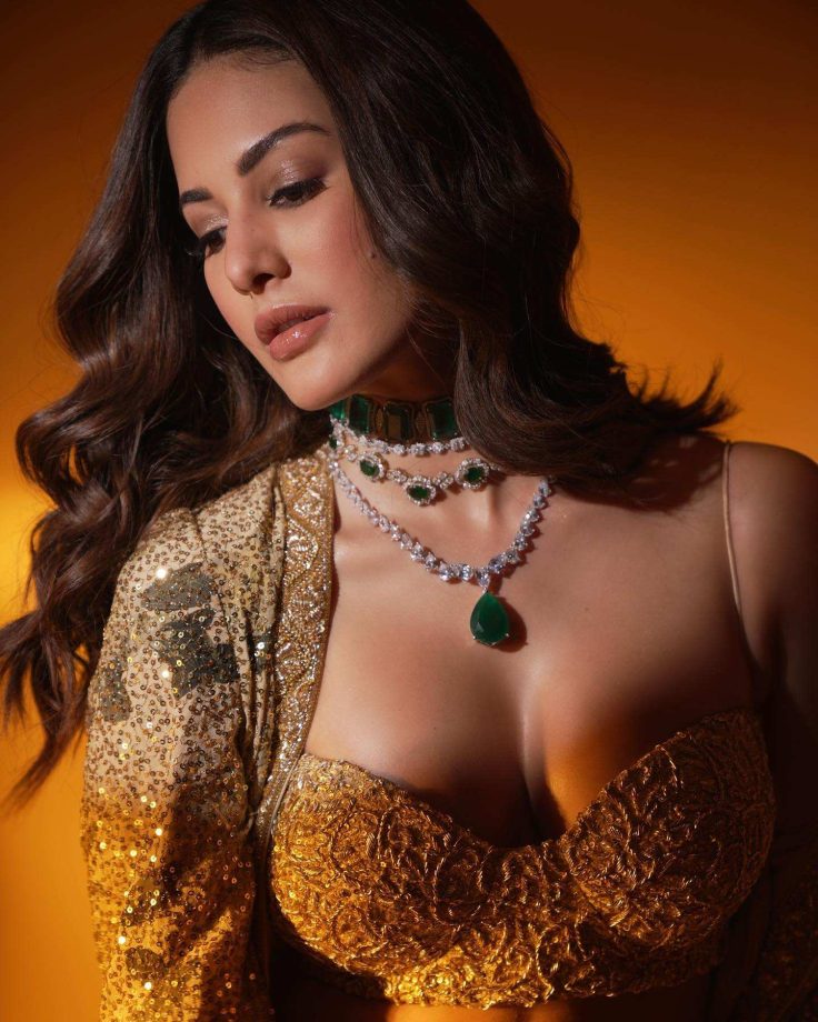 Amrya Dastur is sight to behold in gold glittery ensemble and emerald jewellery [Photos] 864883