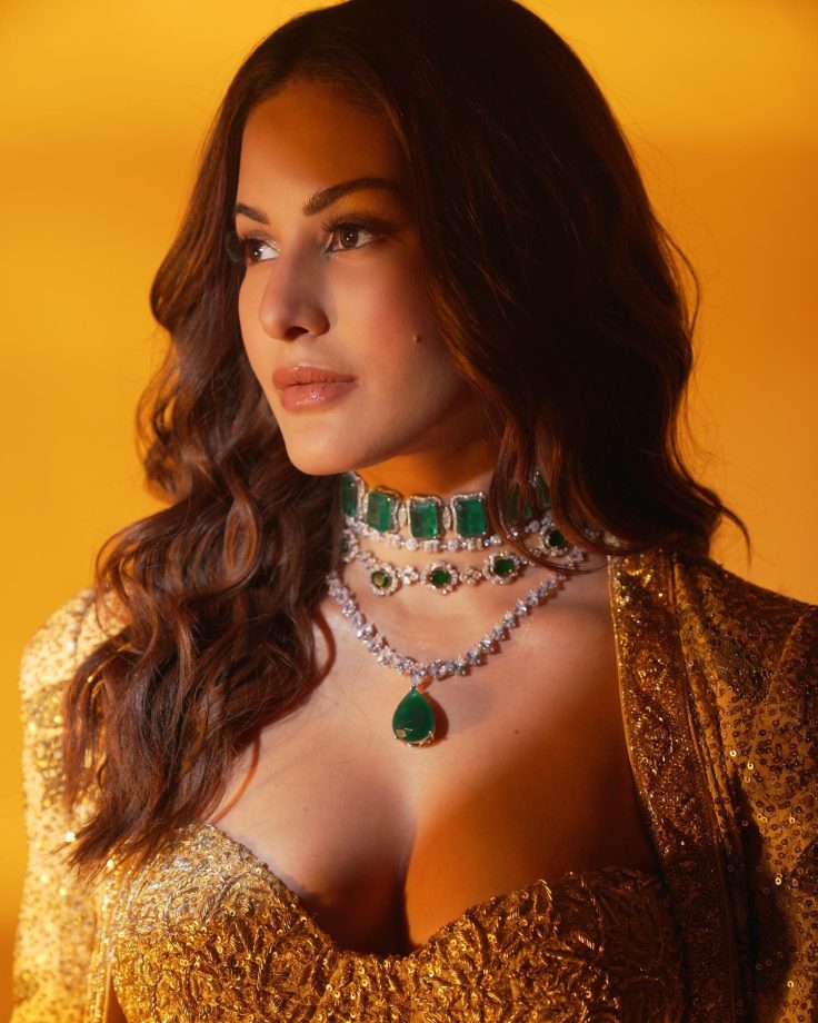 Amrya Dastur is sight to behold in gold glittery ensemble and emerald jewellery [Photos] 864881