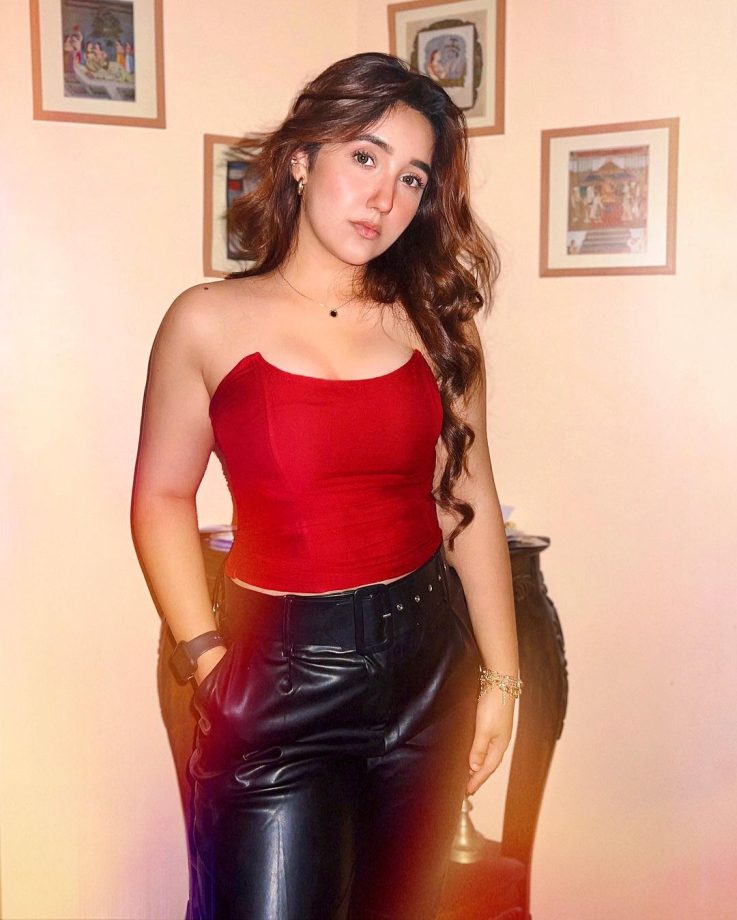 Ashnoor Kaur looks preppy in red corset top and black leather pants [Photos] 865612