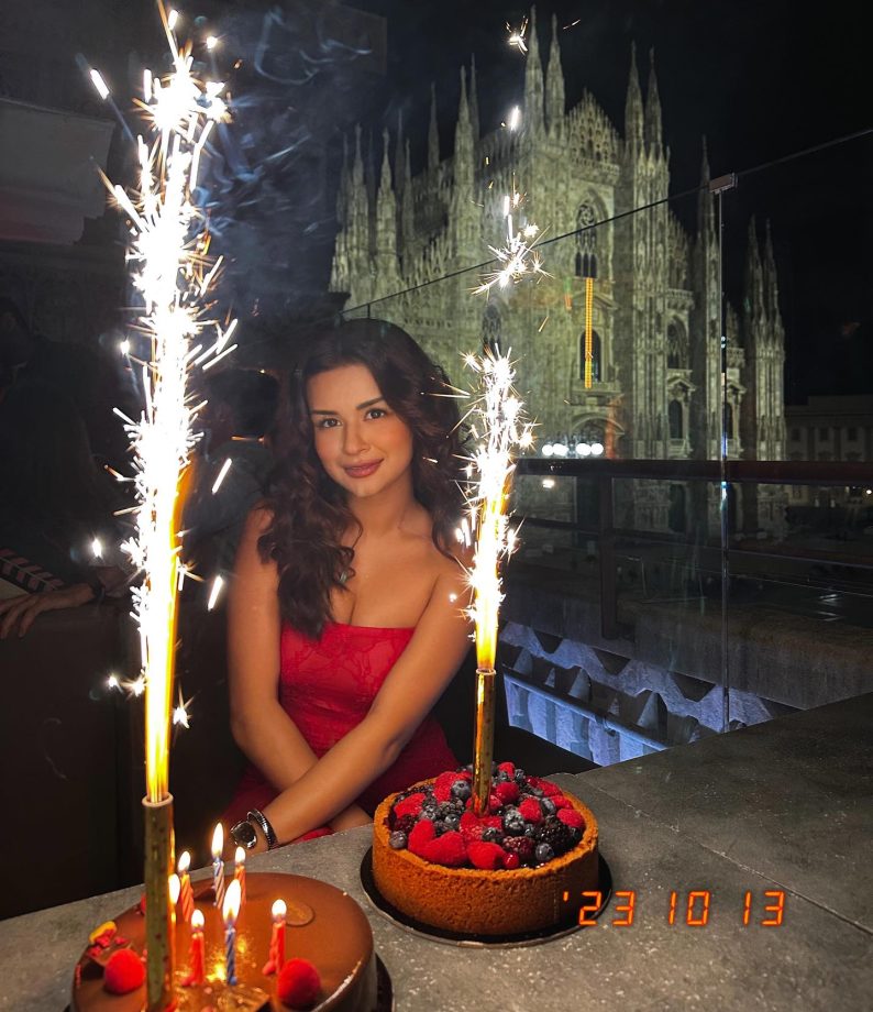 Avneet Kaur celebrates birthday in Italy, looks ravishing in red tube dress 861072