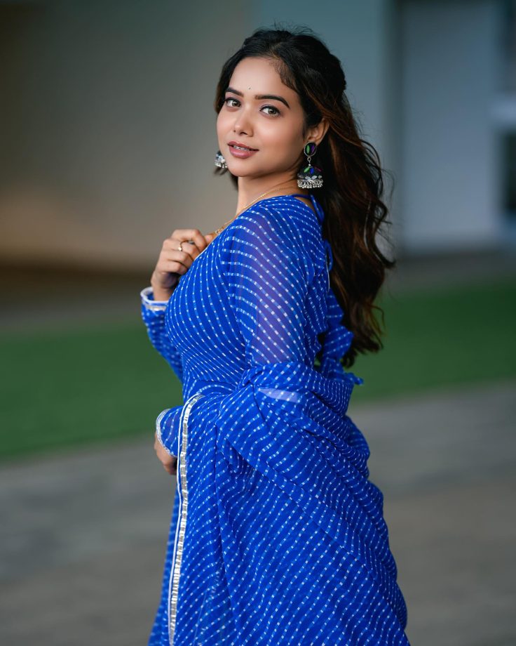 Bigg Boss fame Manisha Rani looks like a dream in embroidered blue salwar suit [Photos] 865617