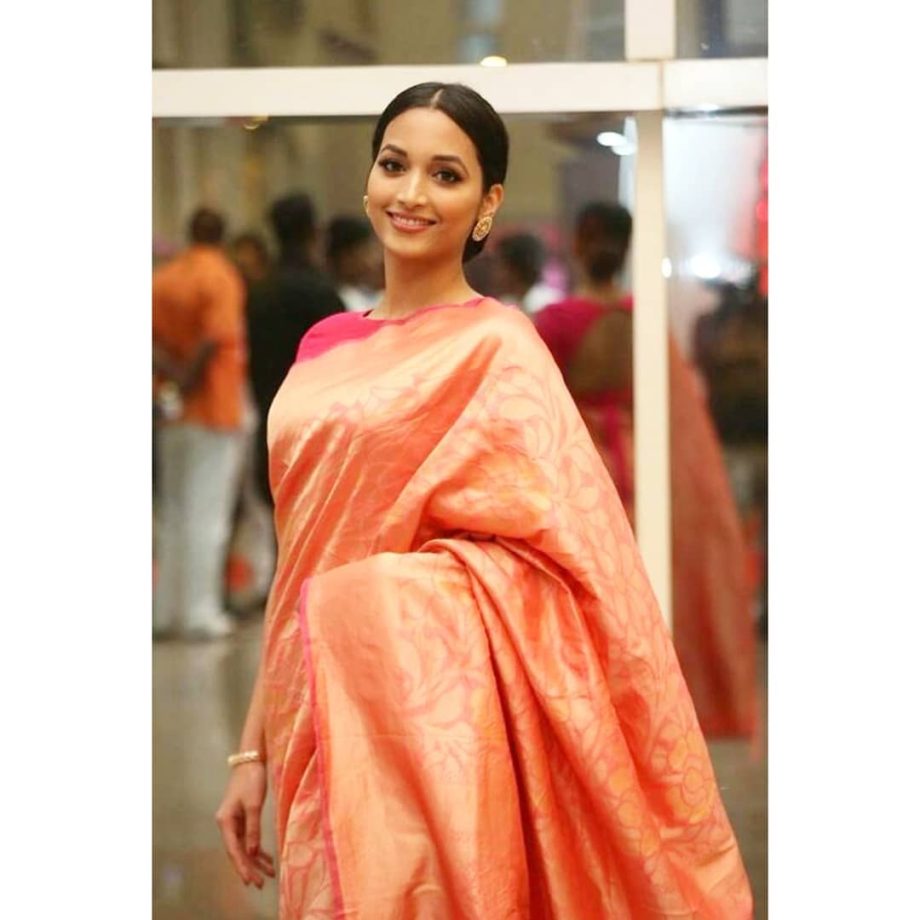 Flex your sarees swag with these blouse back designs: Cues from Srinidhi Shetty, Samantha Ruth Prabhu and Rashmika Mandanna 857469