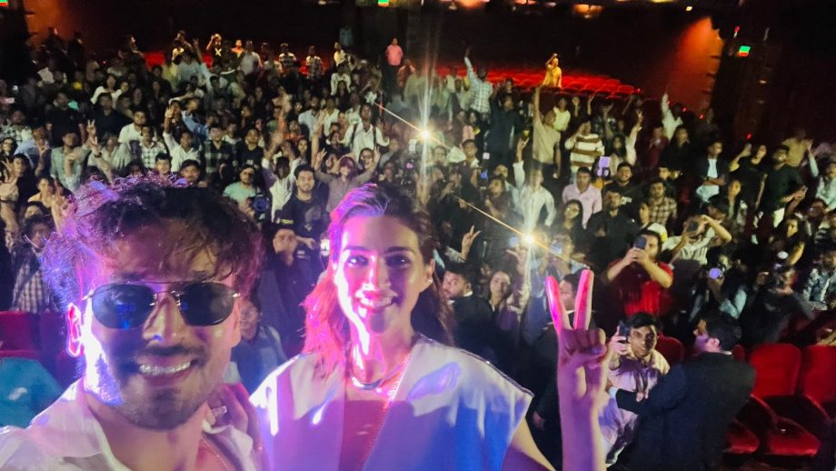 Ganapath Fever Takes Over Delhi! Buzz is so high that Fans go absolutely crazy watching Tiger Shroff and Kriti Sanon at Ganapath promotions in Delhi! 862521