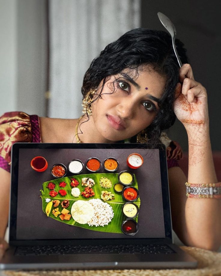 Get draped in gold with Anupama Parameswaran, Srinidhi Shetty & Amala Paul’s necklace designs 859125