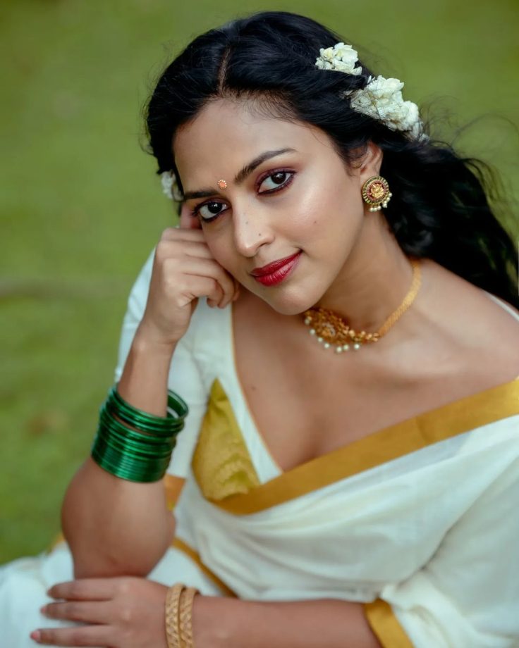 Get draped in gold with Anupama Parameswaran, Srinidhi Shetty & Amala Paul’s necklace designs 859121