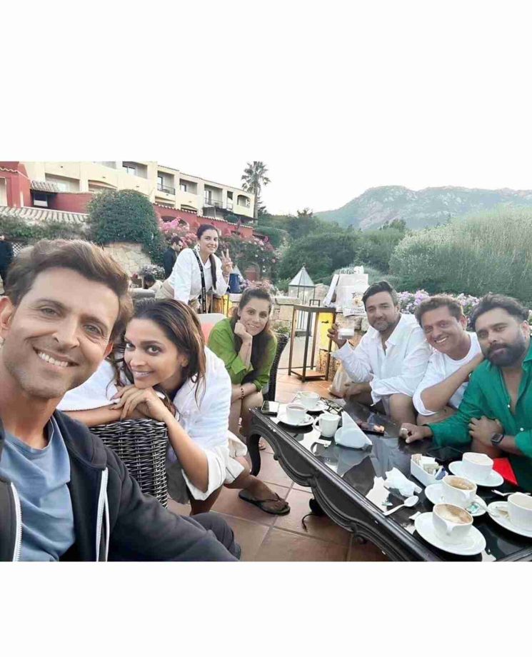 Hrithik Roshan And Deepika Padukone's Coffee Break Pose From The Sets Of Fighter; Check Here 858086
