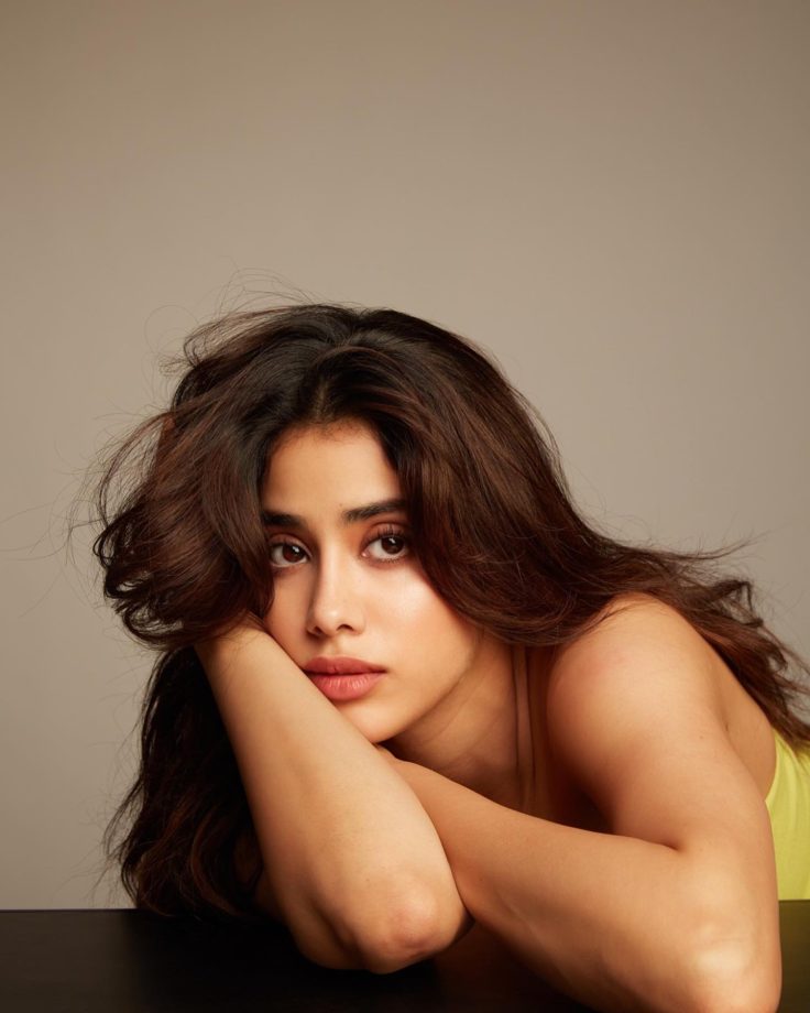 Janhvi Kapoor's Yellow Dress Glam And Makeup Looks Alluring, Fans Lovestruck 859274