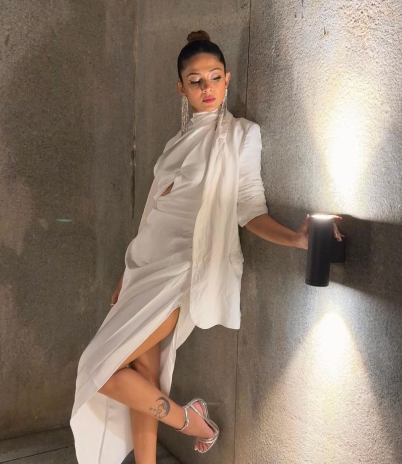 Jennifer Winget channels inner white swan in cutout satin bodycon dress, checkout photos 859947